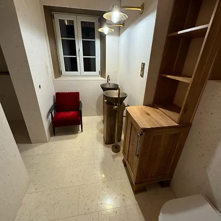Stone Lace 아파트 *